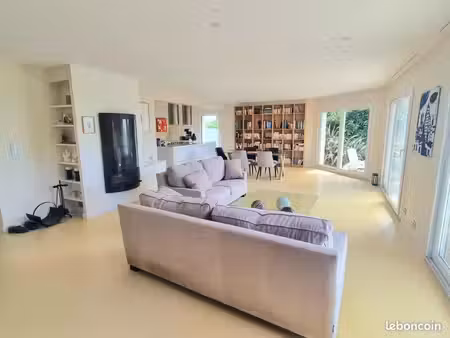maison 5 pièces 200 m²