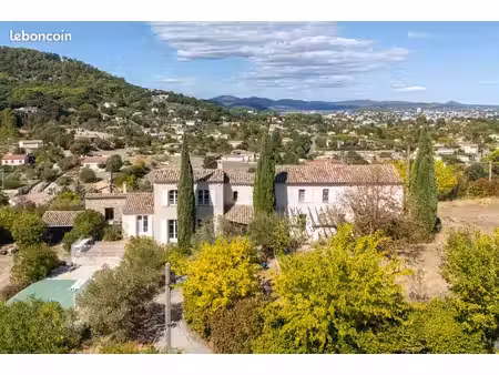 mas 7 pièces 259 m²