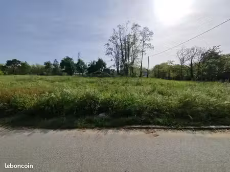 terrain 450 m² cerons