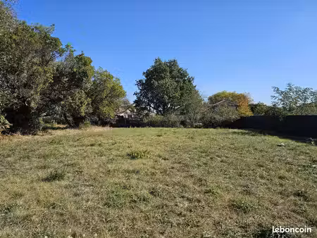 terrain à bâtir de 1110 m² à saint-trojan (33)