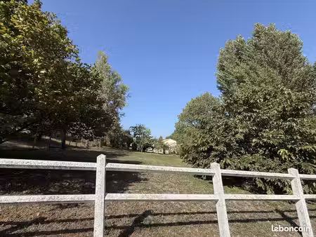 terrain à bâtir de 750 m² à fronsac (33)