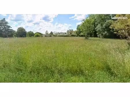 terrain 950 m² saint seurin sur l isle