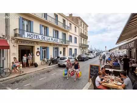 hôtel restaurant 500 m²