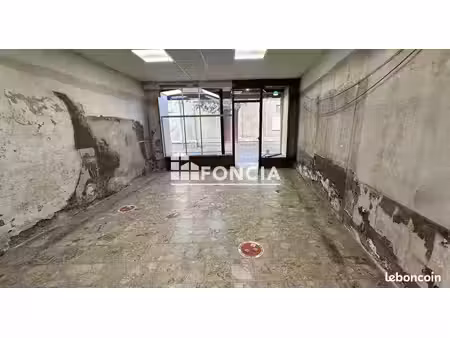 à vendre à nîmes – murs commerciaux libres –