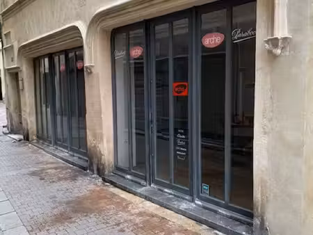 local commercial à louer rue des marchands