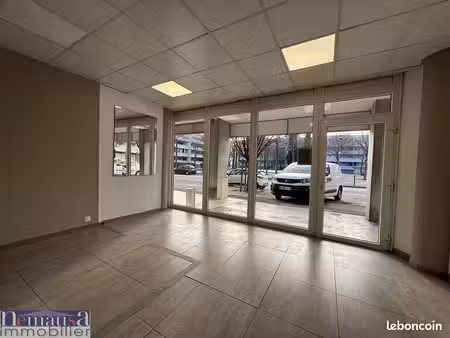 local commercial 28 m² nîmes