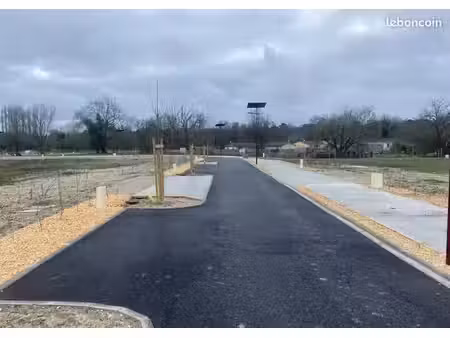 terrain à bâtir de 561 m² à saint-laurent-medoc (33)