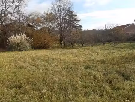 terrain 900 m² salignac