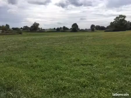 terrain à bâtir de 732 m² à aubie-et-espessas (33)