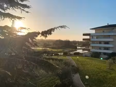 appartement t2 rare à seilh- vue panoramique sur le golf  terrasse 15 m2