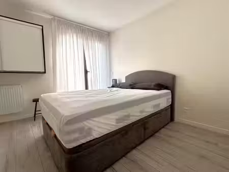 location appartement t2 spacieux lumineux dans rue calme  stationnement gratuit  proche tr