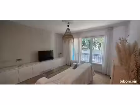 appartement t4 meublé 65 m²  3 chambres  balcon et parking à beausoleil