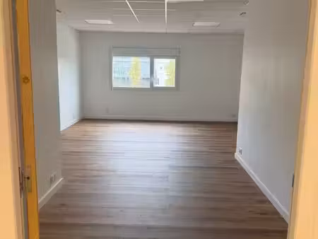 bureau professionnel neuf de 48 m² – azay-le-rideau (37190)
