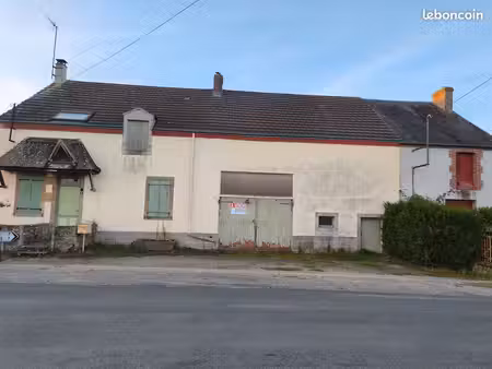 maison individuelle avec garage et atelier