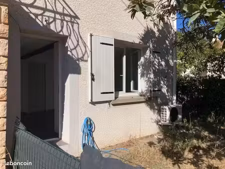 p2 rdj de maison vergèze avec jardin parking