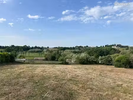 terrain à bâtir de 1350 m² à baurech (33)