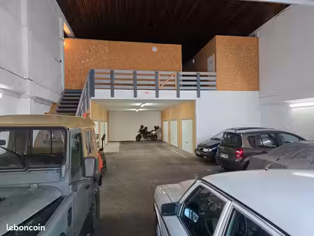 box / parking voiture  moto