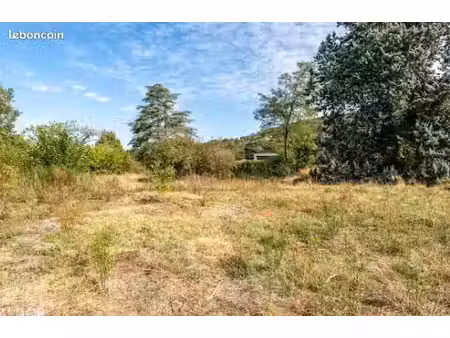 terrain 600 m² leognan