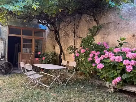 location t2