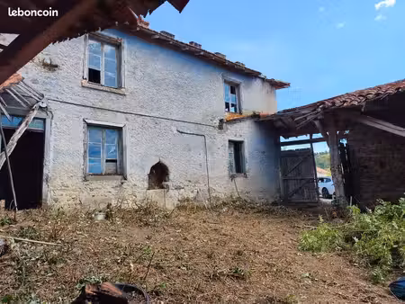 maison en pierre avec un fort potentiel