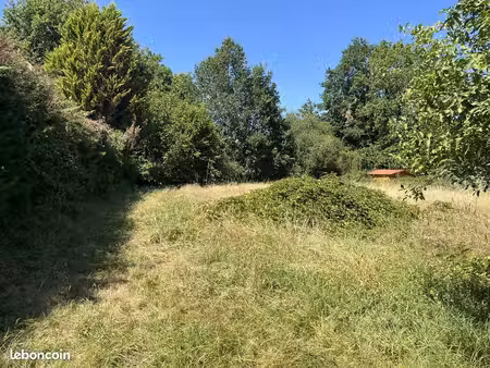 terrain à bâtir de 1230 m² à arsac (33)