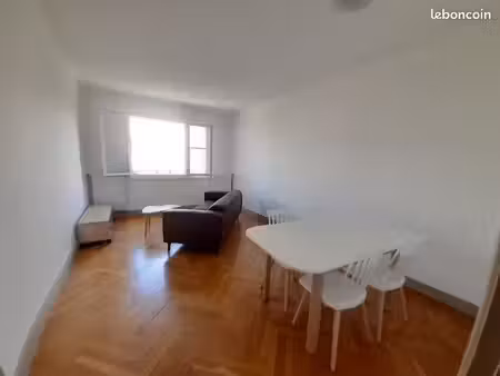 t2 a vendre avec garage