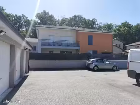 t2 récent 2017 avec garage  42 m2  résidence sécurisée