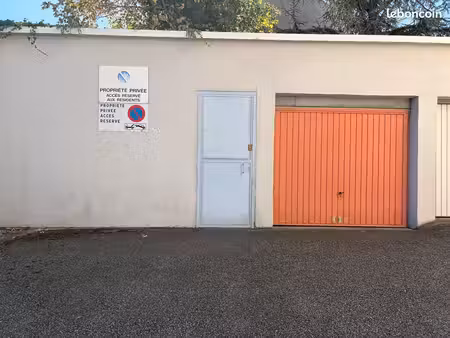 loue garage/local de stockage