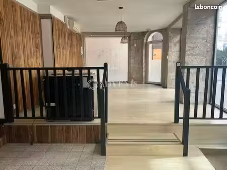 local commercial 122 m²
