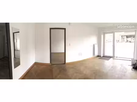 local commercial 50 m² – centre-ville de saint-florine