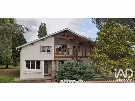maison 8 pièces 198 m²