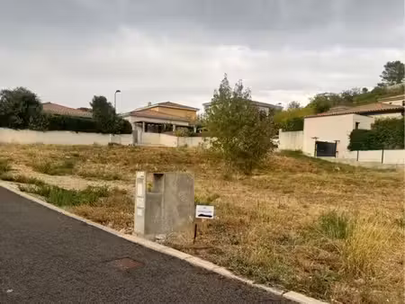 terrain viabilisé 600 m² – surface de plancher 160 m² – combaillaux