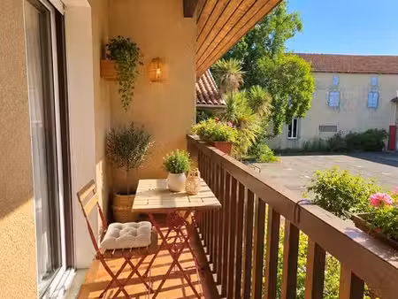 pomarez – charmant t2 meublé avec balcon et parking privé