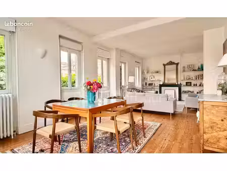 coeur minimes – maison bourgeoise 19ème  6 chambres  un bureau  un jardin intime piscinabl