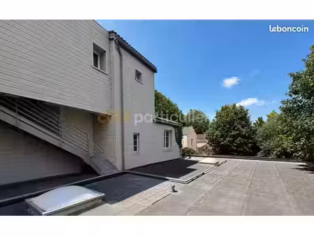 immeuble 5 pièces 169 m²