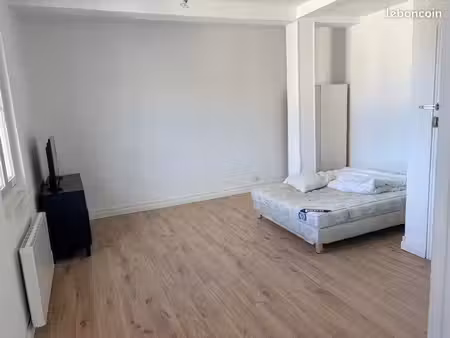 studio lumineux 27 m² – nantes  rue de la carterie