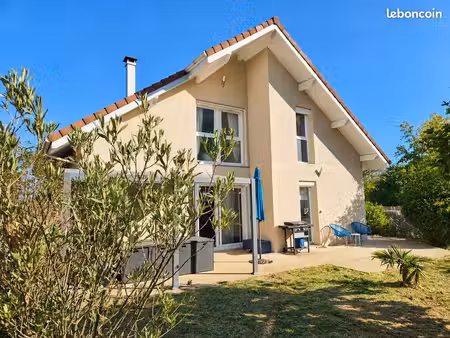 maison 5 pièces 145 m²