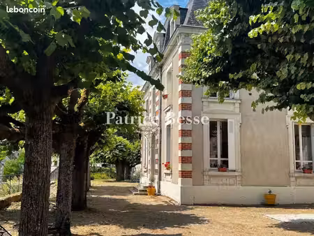 maison 11 pièces 410 m²