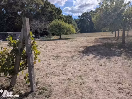 terrain 1050 m² crossac