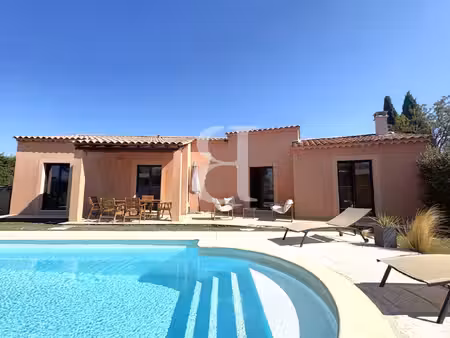 villa rénovée avec piscine en fond d'impasse à l'isle-sur-la-