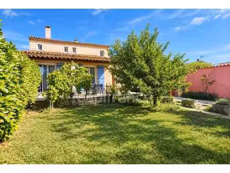 secteur uzès  tous commerces  maison familiale de 135 m²  4 chambres  garage  terrain