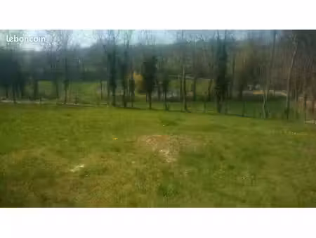 terrain 1325m2 cadre idyllique