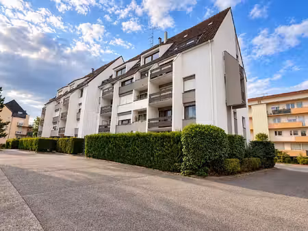 colmar - appartement f1 avec balcon