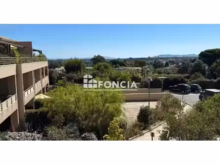 hyères – almanarre | t3 avec vue mer  grande terrasse & garage