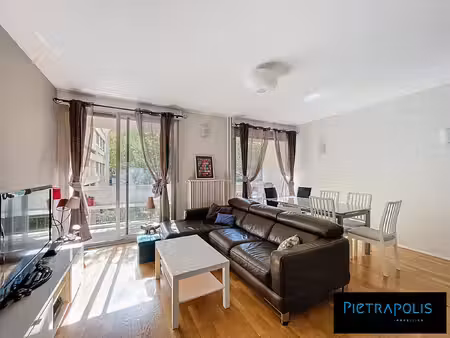 monplaisir  immeuble pitance  t4 de 89m2 avec balcon et parking