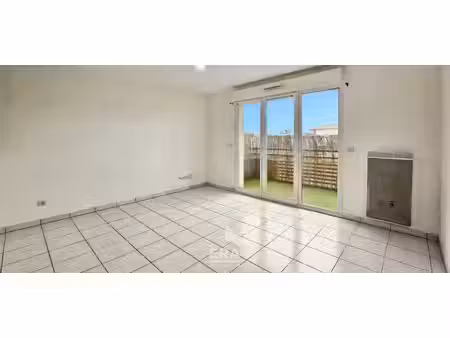 appartement t2 de 40m² avec balcon de 6m² - exposé sud - parempuyre - résidence avec pisci