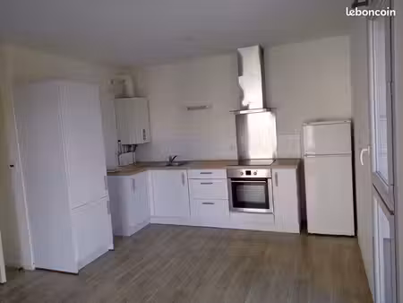 à louer t2 de 48m2 tours  quartier sainte radegonde