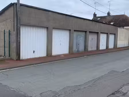 à vendre 1 lot de 5 garages quartier closiers montargis