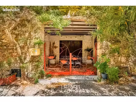 propriété 5 pièces 135 m²