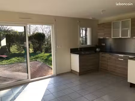 3 chbres  90m2 de sous-sols  630 m2 jardin
